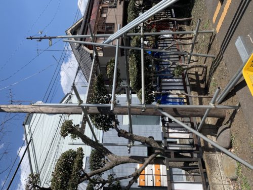 丸太電柱と蛍光灯の撤去 東京23区 浦安 市川 船橋の電気工事は当社におまかせ 経験に基づく確かな施工が人気です